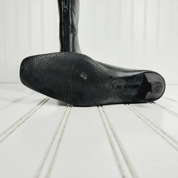 Stuart Weitzman Women's Black Leather Kitten Heel Back Zip Ankle Boots I464 - Picture 10 of 11